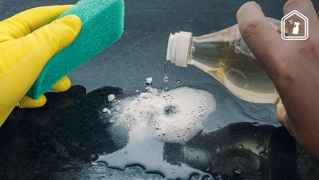 4 dingen die je nooit mag schoonmaken met azijn